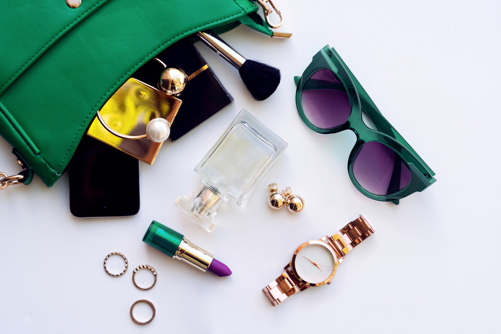 What’s in your bag? 10 handige spullen voor in je zakentas!
